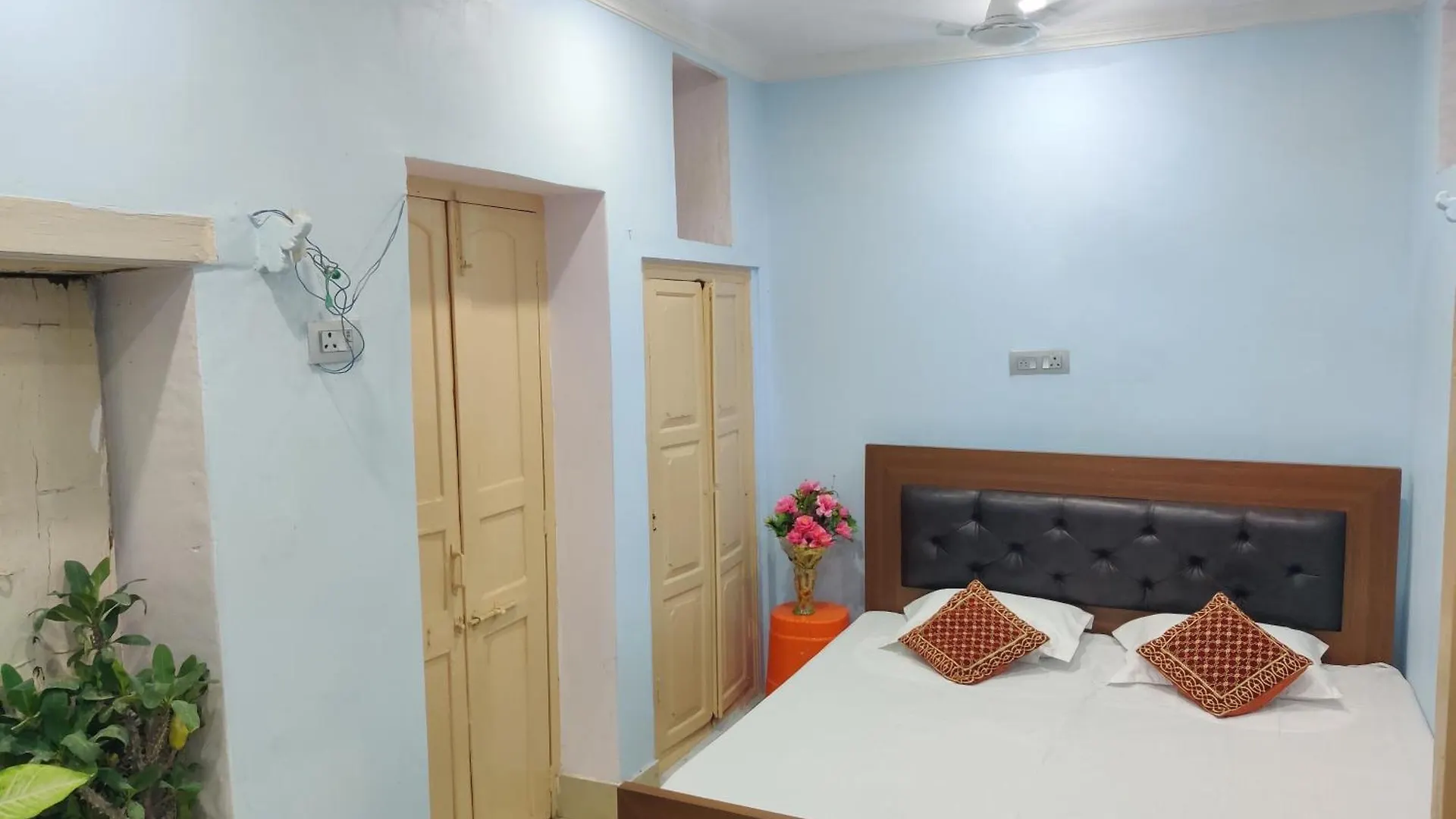 A Shivangan Heritage Home Stay Near Ghat Varanasi Homestay