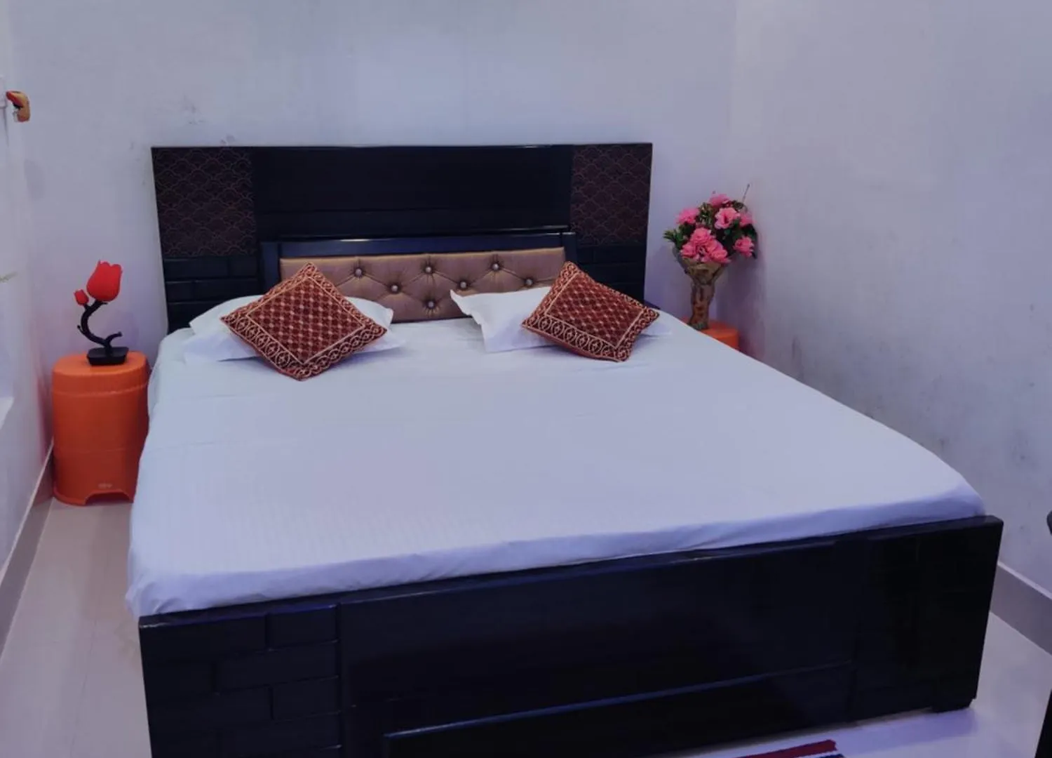 A Shivangan Heritage Home Stay Near Ghat Varanasi