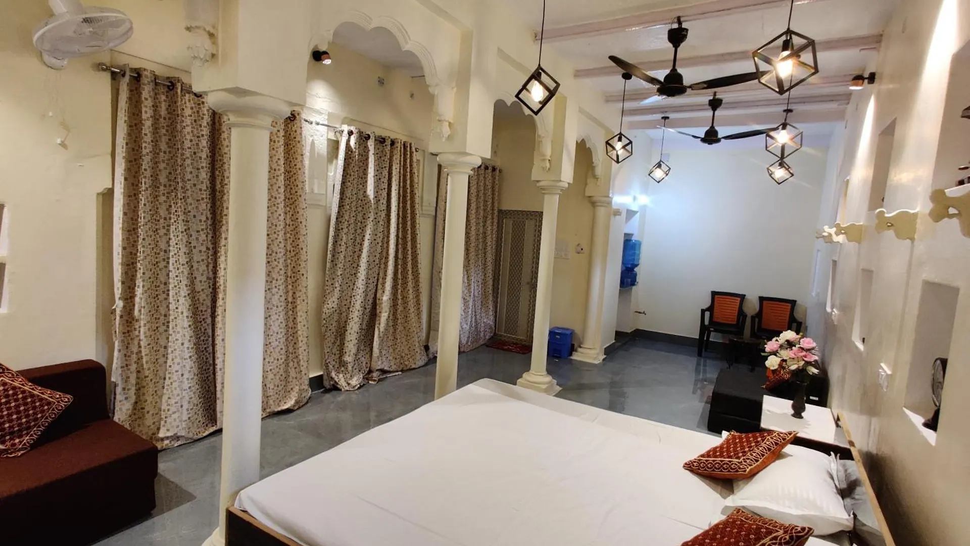 A Shivangan Heritage Home Stay Near Ghat Varanasi Homestay