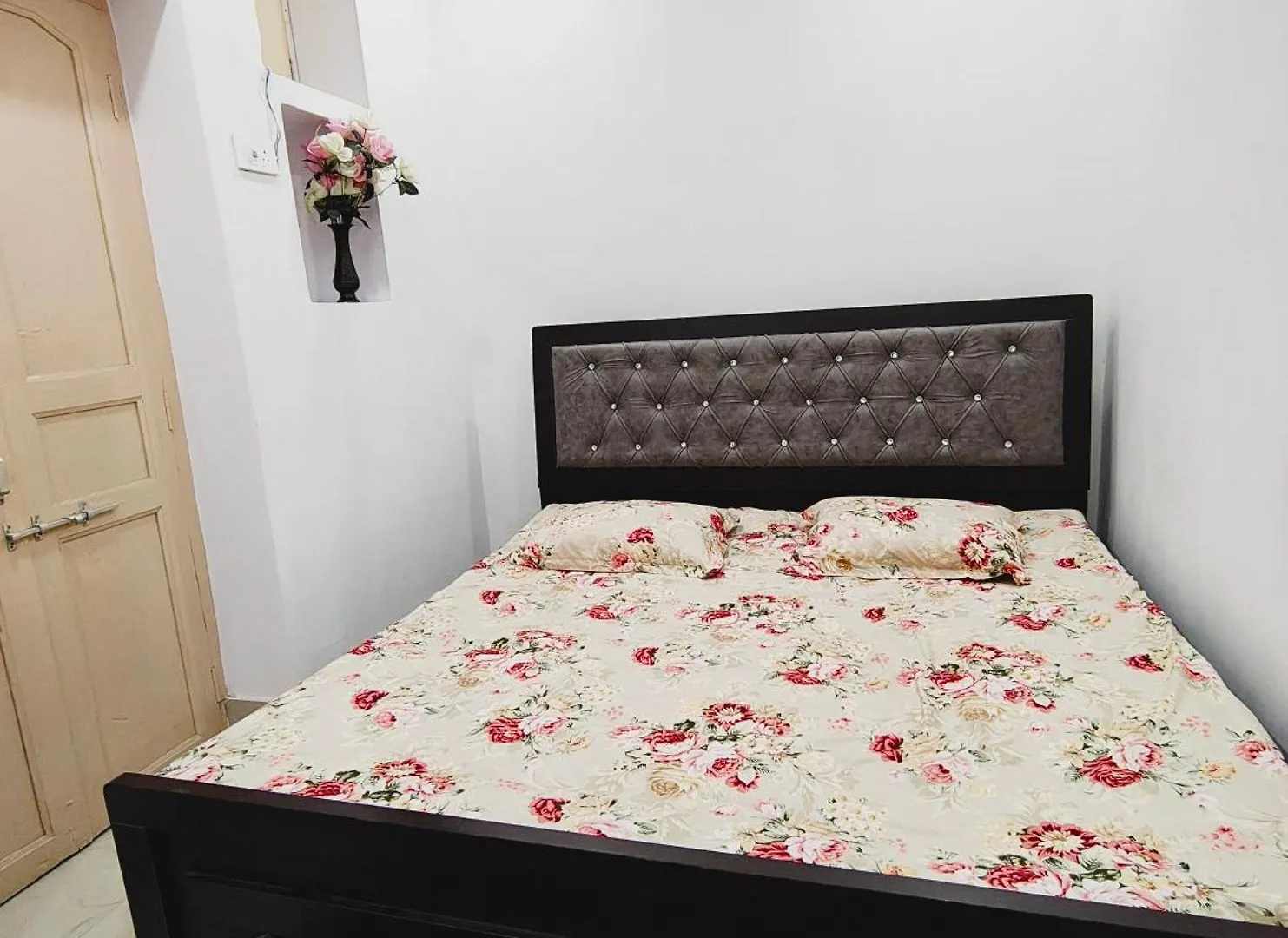 A Shivangan Heritage Home Stay Near Ghat Varanasi