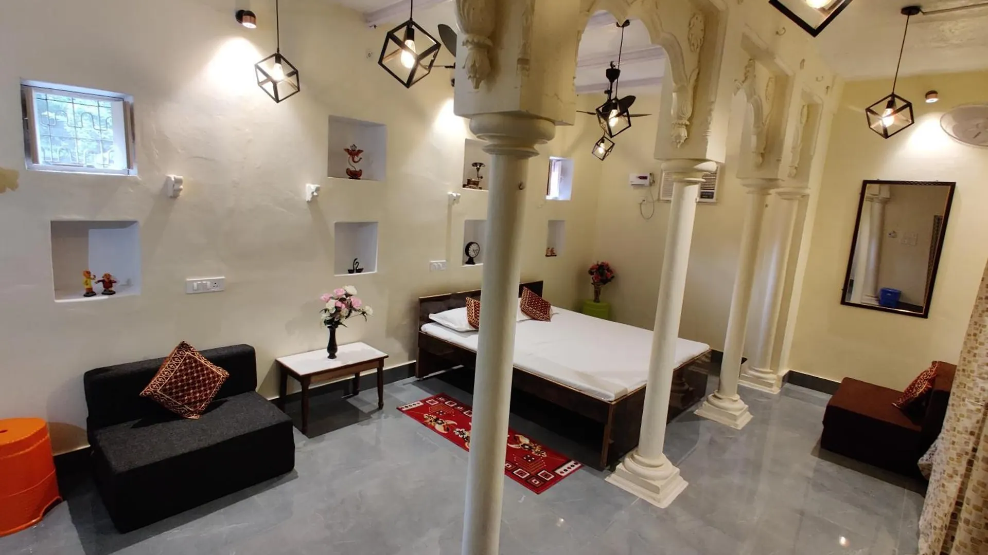 A Shivangan Heritage Home Stay Near Ghat location
