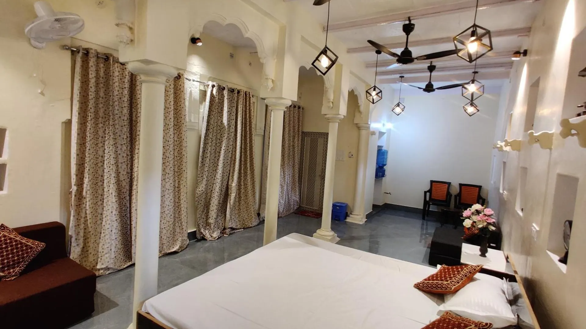 A Shivangan Heritage Home Stay Near Ghat Varanasi